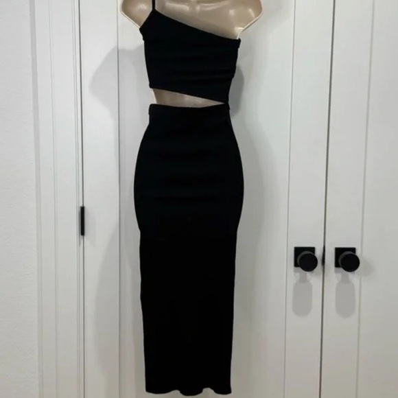 AMABLE one shoulder cut out dress large Fits like M. Like new ! - Picture 2 of 6
